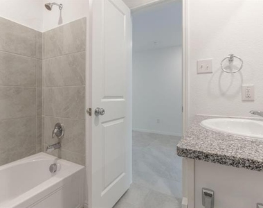 1516 Vattier Street - Photo Thumbnail 22