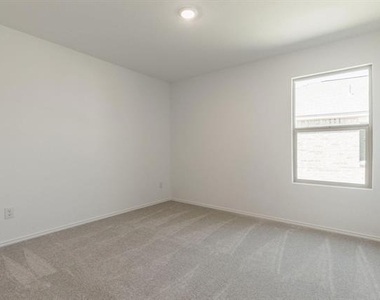 1516 Vattier Street - Photo Thumbnail 10