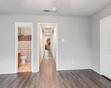 1418 Mulkey Street - Photo Thumbnail 14