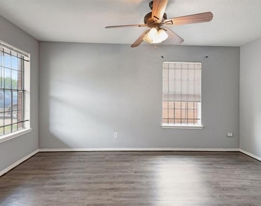 1418 Mulkey Street - Photo Thumbnail 4