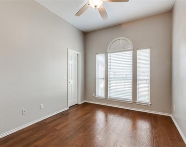 704 Fleming Street - Photo Thumbnail 6