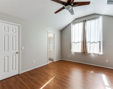 704 Fleming Street - Photo Thumbnail 4