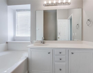 704 Fleming Street - Photo Thumbnail 5