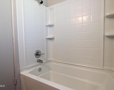 2925 N 19th Avenue - Photo Thumbnail 8
