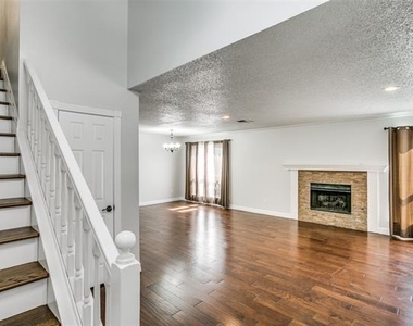 2204 Winslow Court - Photo Thumbnail 2