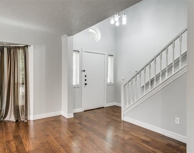 2204 Winslow Court - Photo Thumbnail 3