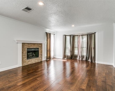 2204 Winslow Court - Photo Thumbnail 4