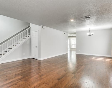 2204 Winslow Court - Photo Thumbnail 5