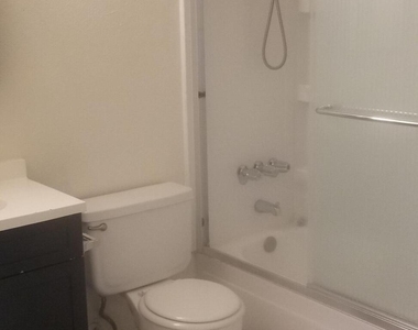 1416 S Jentilly Lane - Photo Thumbnail 3