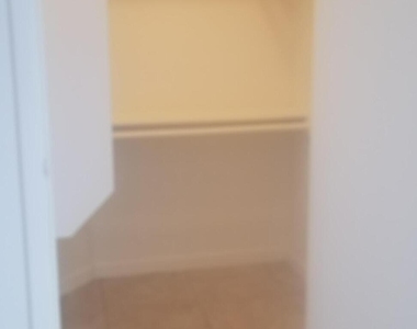 1416 S Jentilly Lane - Photo Thumbnail 4