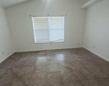 678 Sw Pueblo Terrace - Photo Thumbnail 9