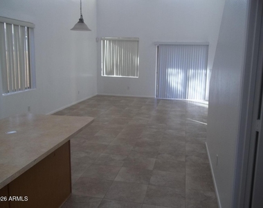 3898 S Stallion Drive - Photo Thumbnail 8