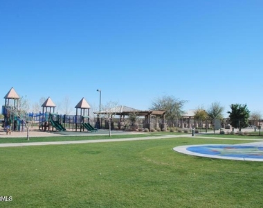 3898 S Stallion Drive - Photo Thumbnail 16