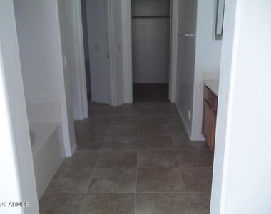 3898 S Stallion Drive - Photo Thumbnail 10