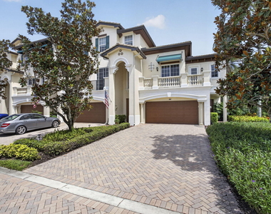 222 Tresana Boulevard - Photo Thumbnail 2