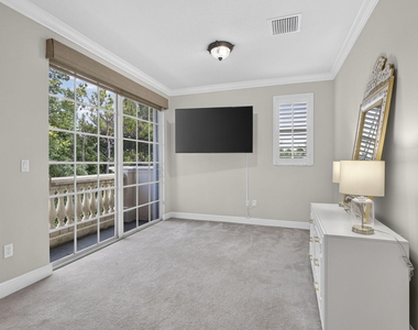222 Tresana Boulevard - Photo Thumbnail 29