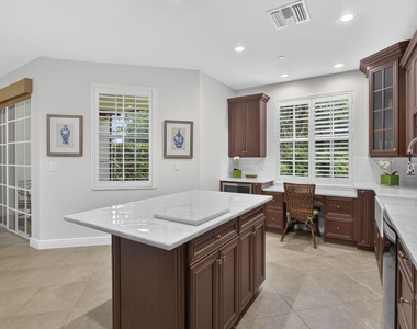 222 Tresana Boulevard - Photo Thumbnail 23