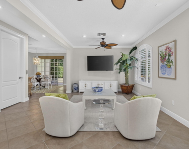 222 Tresana Boulevard - Photo Thumbnail 10