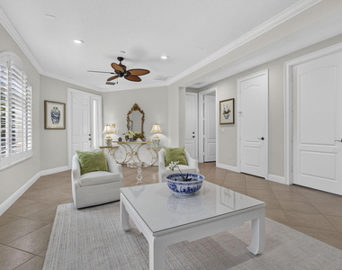 222 Tresana Boulevard - Photo Thumbnail 7