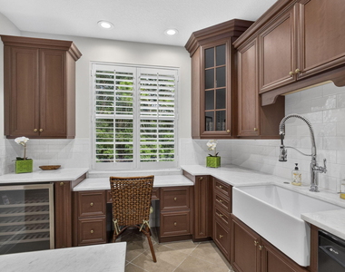 222 Tresana Boulevard - Photo Thumbnail 20