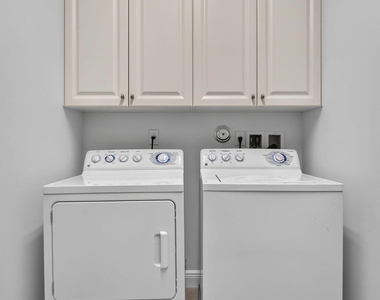 222 Tresana Boulevard - Photo Thumbnail 42