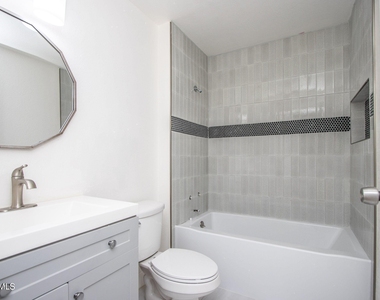 3102 E Clarendon Avenue - Photo Thumbnail 14