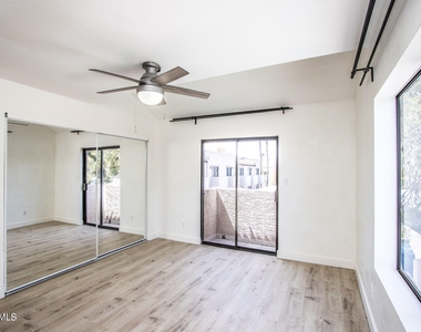 3102 E Clarendon Avenue - Photo Thumbnail 15