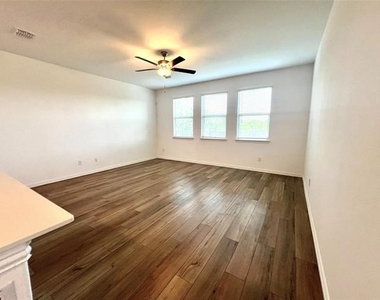 1201 Ipkiss Avenue - Photo Thumbnail 6