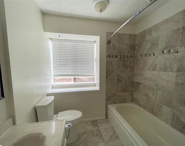 621 Phillips Drive - Photo Thumbnail 13