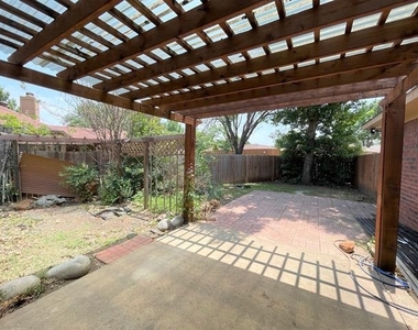 621 Phillips Drive - Photo Thumbnail 20