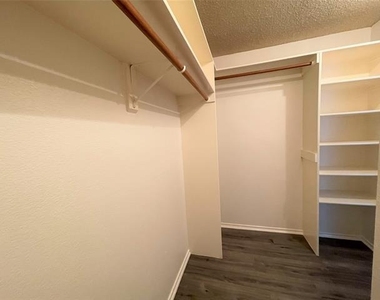 621 Phillips Drive - Photo Thumbnail 19