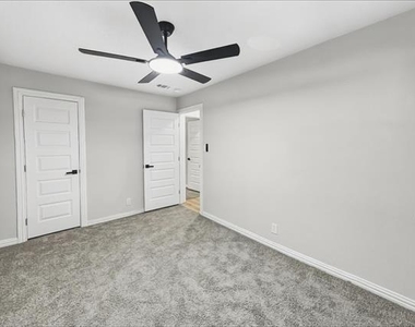3716 Clotell Drive - Photo Thumbnail 16