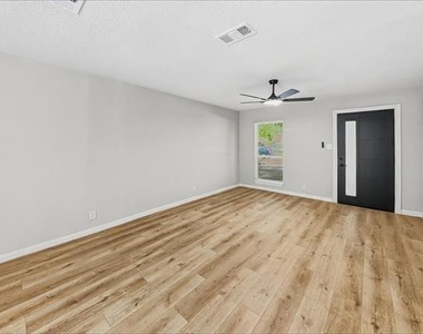 3716 Clotell Drive - Photo Thumbnail 2