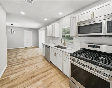 3716 Clotell Drive - Photo Thumbnail 7