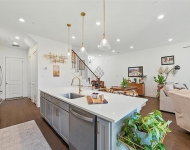 1078 Maverick Drive - Photo Thumbnail 12