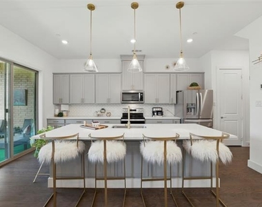 1078 Maverick Drive - Photo Thumbnail 10