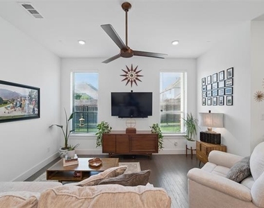 1078 Maverick Drive - Photo Thumbnail 7
