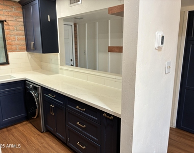 3066 N 32nd Street - Photo Thumbnail 9
