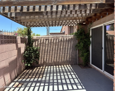 3066 N 32nd Street - Photo Thumbnail 18