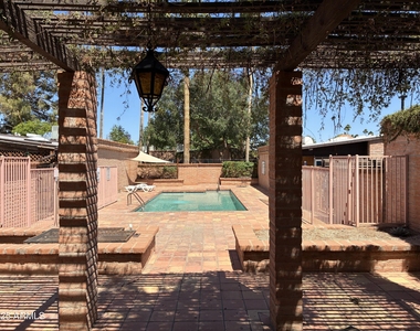 3066 N 32nd Street - Photo Thumbnail 20
