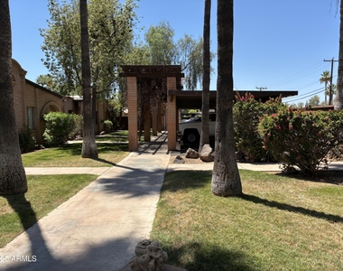 3066 N 32nd Street - Photo Thumbnail 2