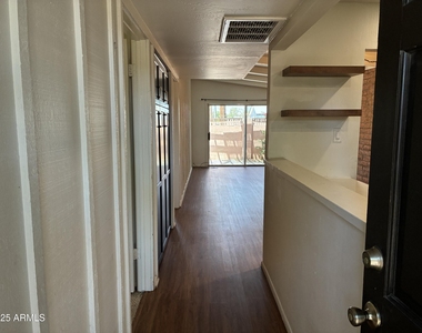 3066 N 32nd Street - Photo Thumbnail 4