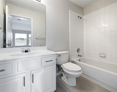 1404 Carriage Lane - Photo Thumbnail 17