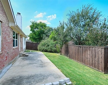 1404 Carriage Lane - Photo Thumbnail 31