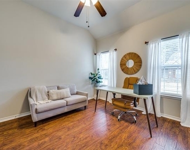 7514 Saint Stephens Square - Photo Thumbnail 10