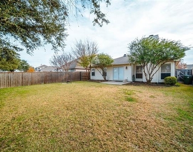 2211 Lilac Circle - Photo Thumbnail 22