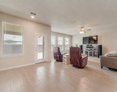 3403 Western Trail - Photo Thumbnail 13