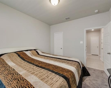 3403 Western Trail - Photo Thumbnail 31
