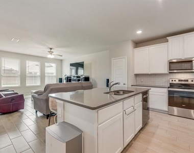 3403 Western Trail - Photo Thumbnail 19