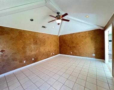 2312 Blue Cypress Drive - Photo Thumbnail 13